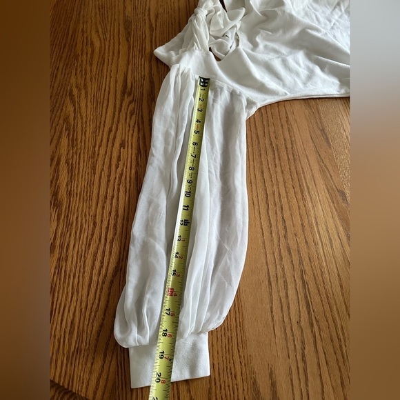 Alythea Ivory White Top Side Zip Off Shoulder Shoulder Tie Peasant Sleeve Size M - Picture 10 of 11